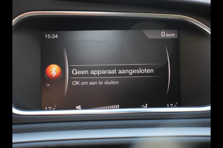 Volvo V40 1.5 T2 Momentum Airco Navigatie Parkeersensoren Radio Lichtmetalen velgen Elektrische ramen Bluetooth