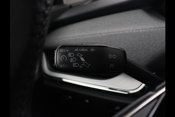 Škoda ENYAQ iV 60 | Camera | Carplay | Keyless | Half leder | Navigatie | Full LED | Climate control | Cruise control | Parkeerhulp | Getint glas