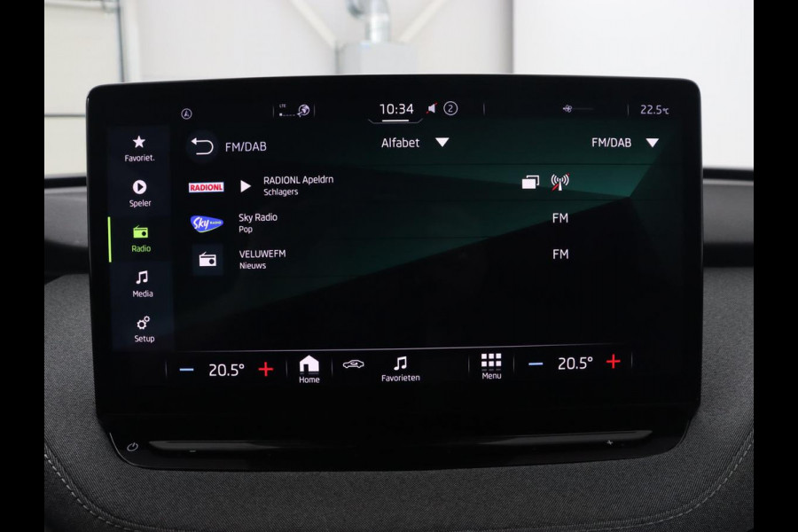 Škoda ENYAQ iV 60 | Camera | Carplay | Keyless | Half leder | Navigatie | Full LED | Climate control | Cruise control | Parkeerhulp | Getint glas