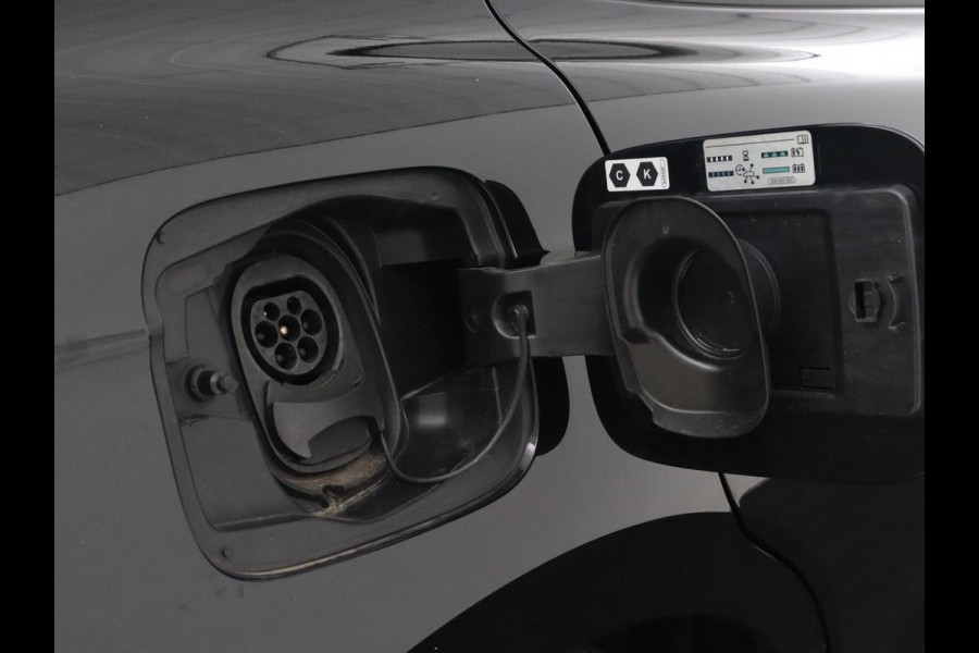 Škoda ENYAQ iV 60 | Camera | Carplay | Keyless | Half leder | Navigatie | Full LED | Climate control | Cruise control | Parkeerhulp | Getint glas