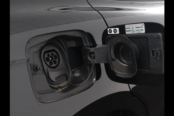 Škoda ENYAQ iV 60 | Camera | Carplay | Keyless | Half leder | Navigatie | Full LED | Climate control | Cruise control | Parkeerhulp | Getint glas