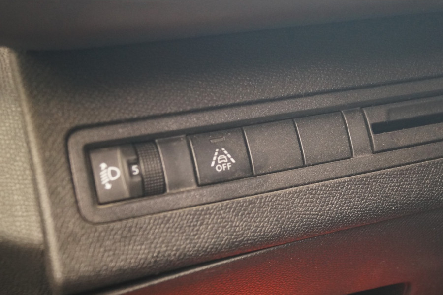 Peugeot 3008 1.5 BlueHDi Allure Business