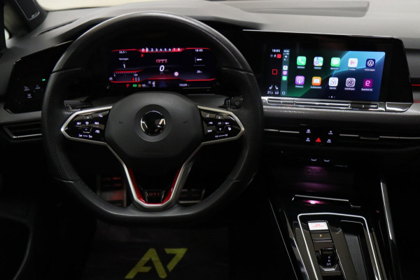 Volkswagen Golf 2.0 TSI GTI PANO / CARPLAY / H&K / CAM / VOL