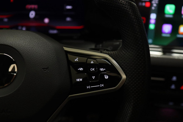 Volkswagen Golf 2.0 TSI GTI PANO / CARPLAY / H&K / CAM / VOL