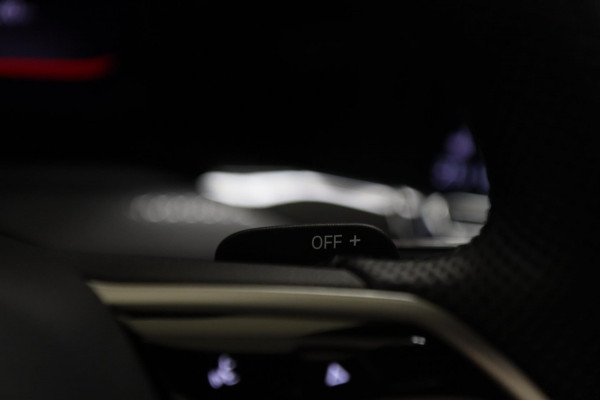 Volkswagen Golf 2.0 TSI GTI PANO / CARPLAY / H&K / CAM / VOL