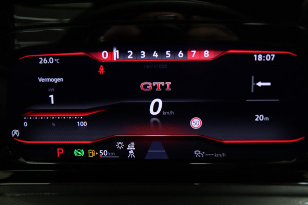 Volkswagen Golf 2.0 TSI GTI PANO / CARPLAY / H&K / CAM / VOL