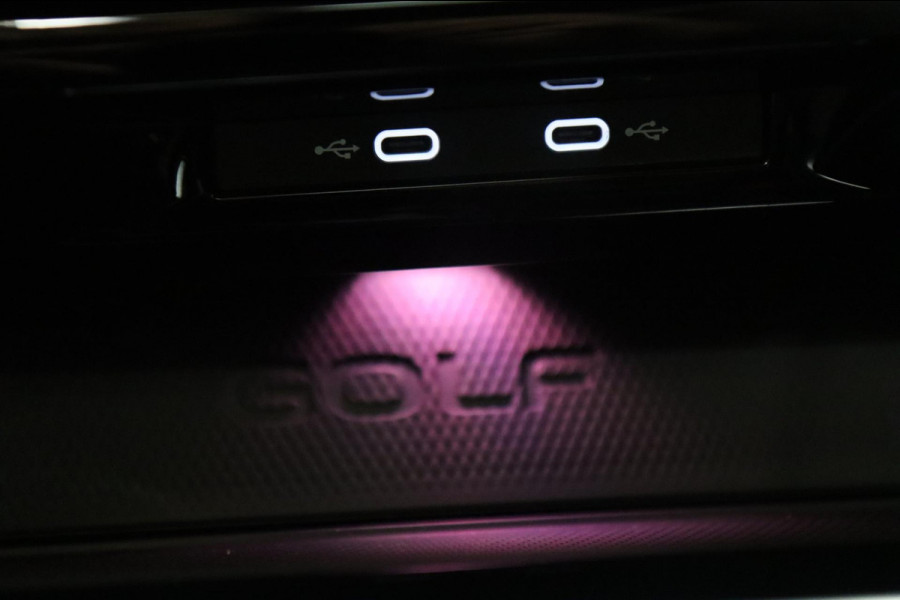 Volkswagen Golf 2.0 TSI GTI PANO / CARPLAY / H&K / CAM / VOL