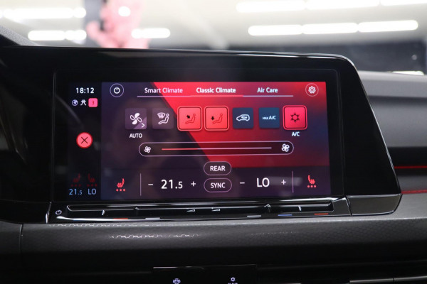 Volkswagen Golf 2.0 TSI GTI PANO / CARPLAY / H&K / CAM / VOL