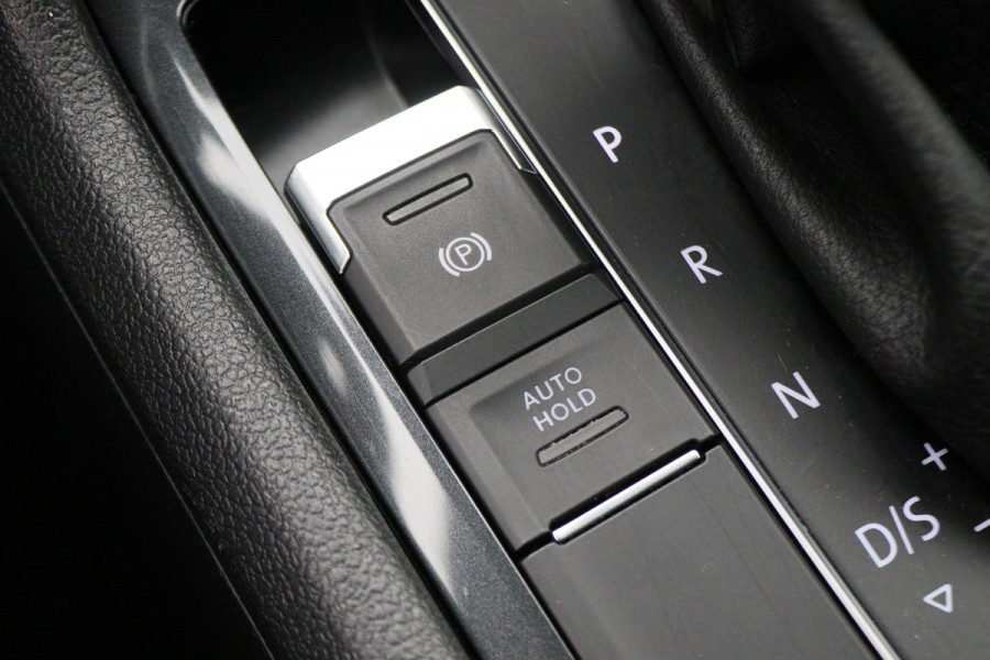 Volkswagen Tiguan 1.4 TSI ACT Highline R-Line Virtual Cockpit, ACC, Apple Carplay, Camera, DAB, Trekhaak, 19"