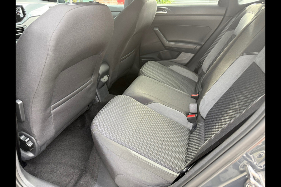 Volkswagen Polo 1.0 TSI Highline Business R - Automaat - Navi - Climate - Org.NL