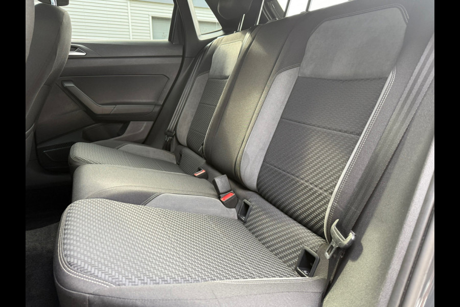 Volkswagen Polo 1.0 TSI Highline Business R - Automaat - Navi - Climate - Org.NL