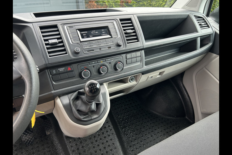 Volkswagen Transporter 2.0 TDI 102 PK / L2H1 / 1e EIG. / ALUCA INRICHTING / IMPERIAAL / TREKHAAK / AIRCO / CRUISE / BLUETOOTH / 3-ZITS