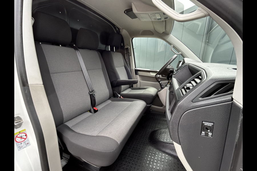 Volkswagen Transporter 2.0 TDI 150 PK / L2H1 / 1e EIG. / AIRCO / NAVI / 2X SCHUIFDEUR / 3-ZITS / TREKHAAK / INRICHTING / CAMERA / BLUETOOTH