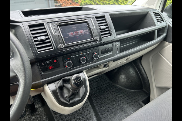 Volkswagen Transporter 2.0 TDI 150 PK / L2H1 / 1e EIG. / AIRCO / NAVI / 2X SCHUIFDEUR / 3-ZITS / TREKHAAK / INRICHTING / CAMERA / BLUETOOTH