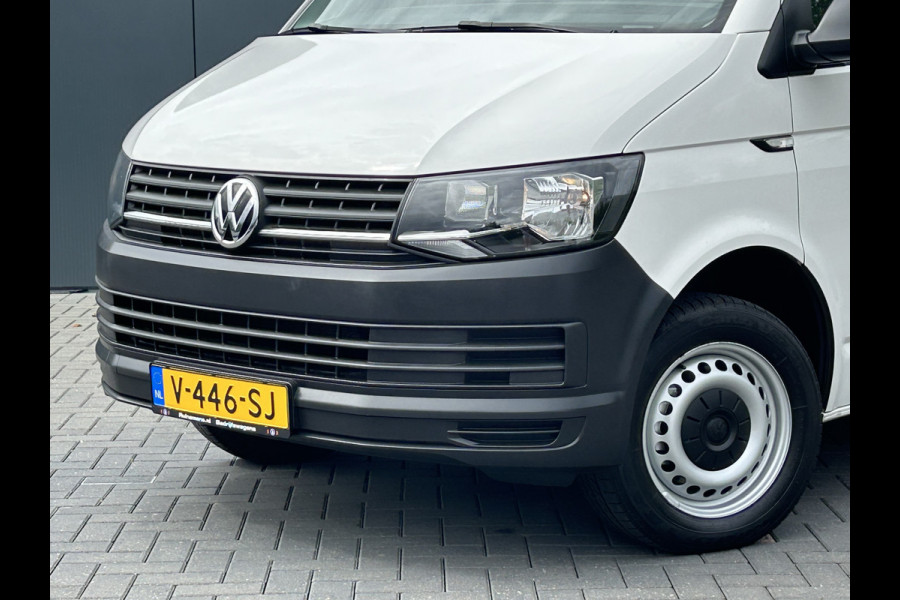 Volkswagen Transporter 2.0 TDI 150 PK / L2H1 / 1e EIG. / AIRCO / NAVI / 2X SCHUIFDEUR / 3-ZITS / TREKHAAK / INRICHTING / CAMERA / BLUETOOTH
