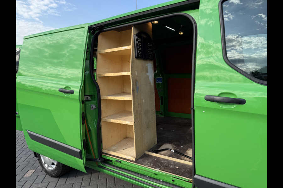 Ford Transit Custom 2.0 TDCI 131 PK E6 / L2H1 / 1e EIG. / 2.6 TONS TREKHAAK / AIRCO / CRUISE / NAVI / PDC