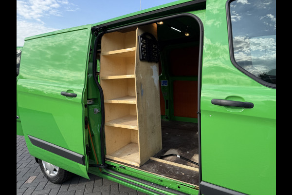 Ford Transit Custom 2.0 TDCI 131 PK E6 / L2H1 / 1e EIG. / 2.6 TONS TREKHAAK / AIRCO / CRUISE / NAVI / PDC