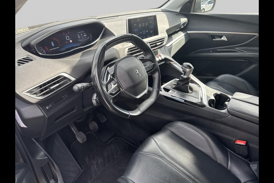 Peugeot 3008 1.2 PureTech Blue Lease Executive volleder | trekhaak Peugeot 3008 1.2 PureTech Blue Lease Executive volleder | trekhaak