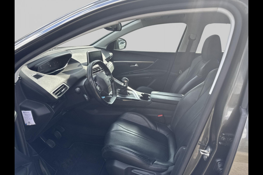 Peugeot 3008 1.2 PureTech Blue Lease Executive volleder | trekhaak Peugeot 3008 1.2 PureTech Blue Lease Executive volleder | trekhaak