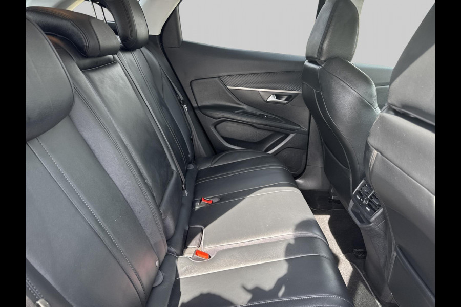 Peugeot 3008 1.2 PureTech Blue Lease Executive volleder | trekhaak Peugeot 3008 1.2 PureTech Blue Lease Executive volleder | trekhaak