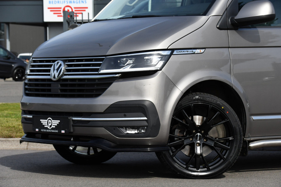 Volkswagen Transporter 2.0 TDI L2H1 32 DC Caravelle Full Options! Virtual, Adaptieve Cruise, Camera, Carplay, LED, Automaat, 2 x Schuifdeur, Clima, Uniek! Bulli, Highline