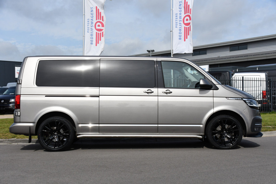 Volkswagen Transporter 2.0 TDI L2H1 32 DC Caravelle Full Options! Virtual, Adaptieve Cruise, Camera, Carplay, LED, Automaat, 2 x Schuifdeur, Clima, Uniek! Bulli, Highline