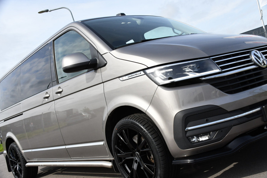 Volkswagen Transporter 2.0 TDI L2H1 32 DC Caravelle Full Options! Virtual, Adaptieve Cruise, Camera, Carplay, LED, Automaat, 2 x Schuifdeur, Clima, Uniek! Bulli, Highline