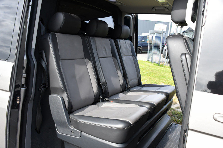 Volkswagen Transporter 2.0 TDI L2H1 32 DC Caravelle Full Options! Virtual, Adaptieve Cruise, Camera, Carplay, LED, Automaat, 2 x Schuifdeur, Clima, Uniek! Bulli, Highline