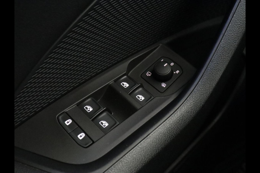 Škoda Octavia 1.4 TSI iV PHEV Business Edition | Trekhaak | Stoel & stuurverwarming | Head-Up | Adaptive cruise | Memory | Parkeerhulp | Digital Cockpit | Achterbankverwarming | Carplay | Plug In