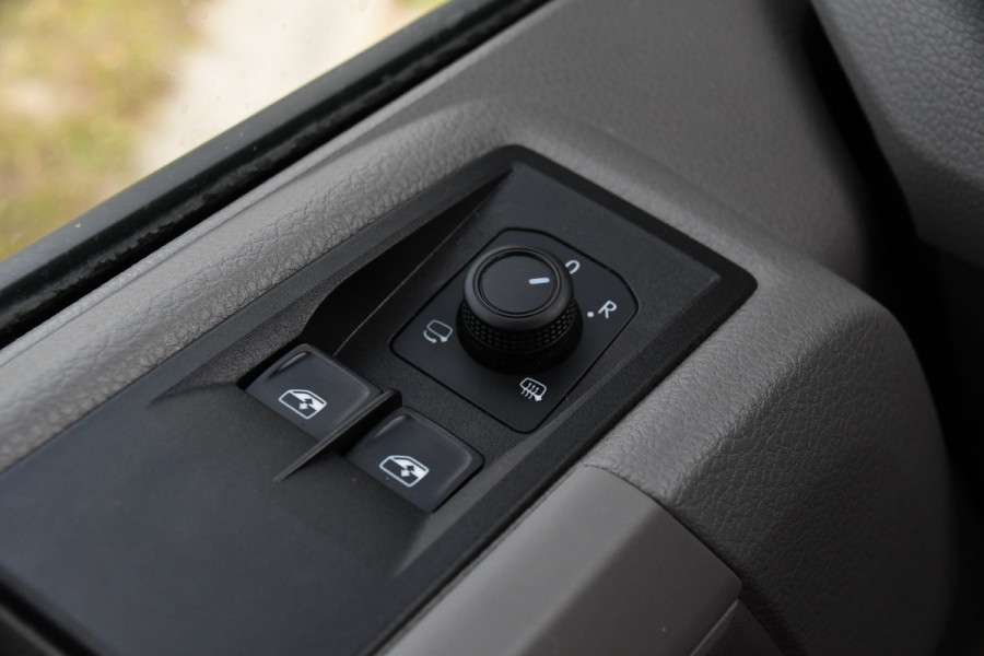 MAN TGE 3.140 35 2.0 L3H3 PB Edition Camera, Cruise, Carplay, Automaat, Sensoren, LED, 140pk, Multimedia, Sensoren, Trekhaak,