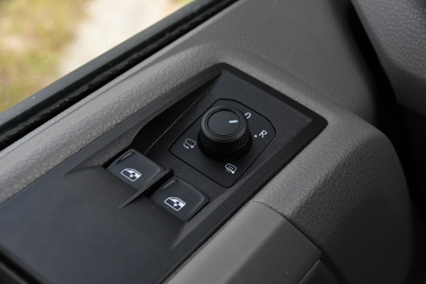 MAN TGE 3.140 35 2.0 L3H3 PB Edition Camera, Cruise, Carplay, Automaat, Sensoren, LED, 140pk, Multimedia, Sensoren, Trekhaak,