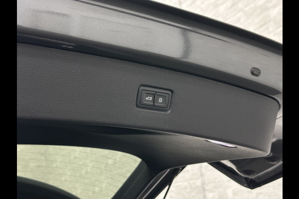 Audi Q7 TFSI e 381PK S-Line | 360 Camera | RS-Leder | Laser-LED | BTW | ACC | Head-Up | Panorama | Keyless-Entry | Luchtvering | Memory | Lane & Side assist | Sportstoelen | Black optic | Bovag Garantie.