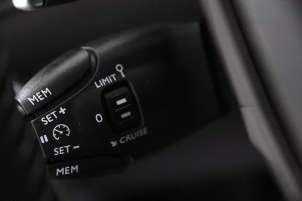 Peugeot 208 Allure Automaat *1ste Eigenaar*Leer*Navigatie*DAB*