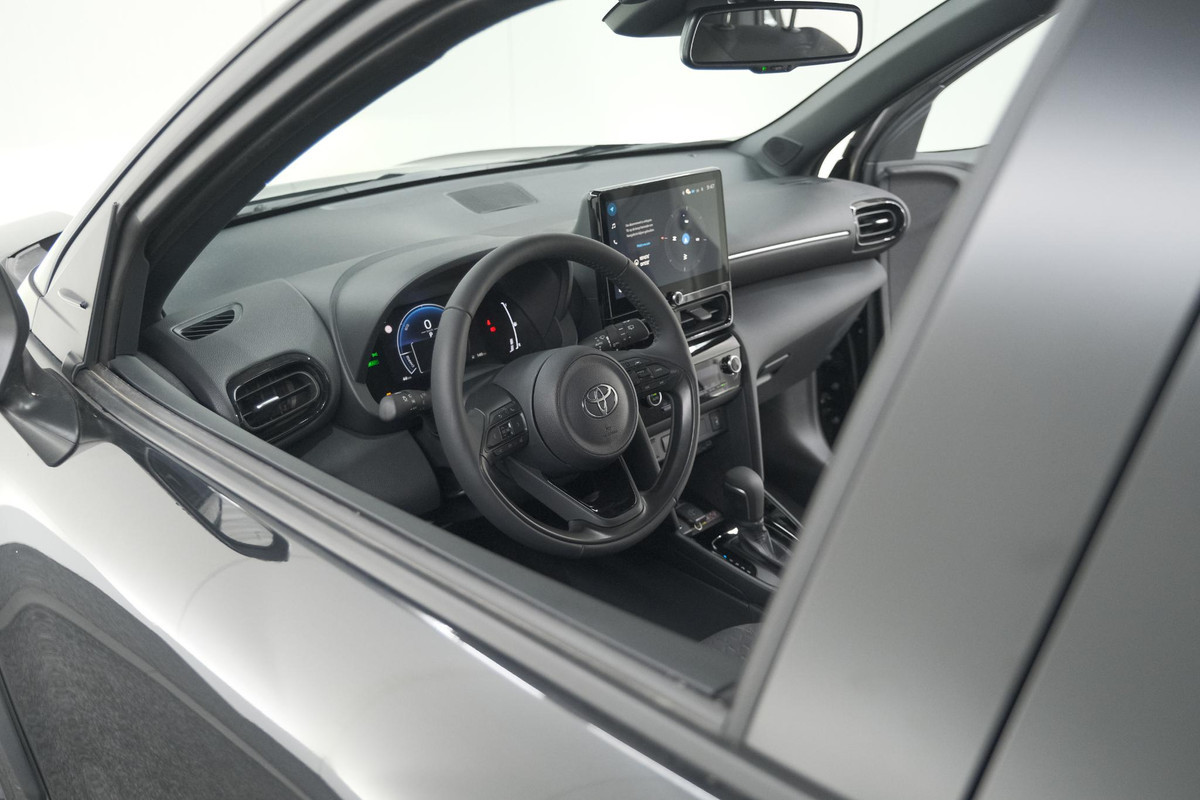 Toyota Yaris Cross 1.5 Hybrid 130 AT Teamplayer | Camera | Dodehoekdetectie | Apple Carplay | Parkeersensoren | Stoelverwarming
