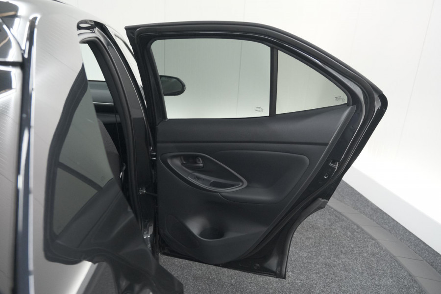 Toyota Yaris Cross 1.5 Hybrid 130 AT Teamplayer | Camera | Dodehoekdetectie | Apple Carplay | Parkeersensoren | Stoelverwarming