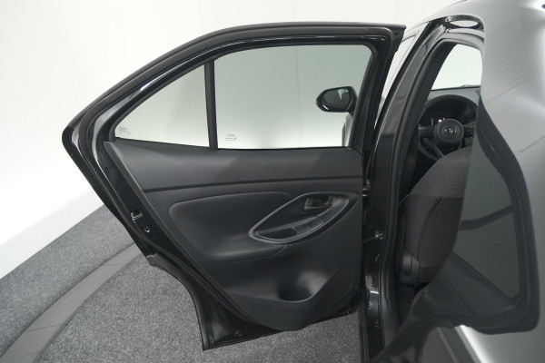 Toyota Yaris Cross 1.5 Hybrid 130 AT Teamplayer | Camera | Dodehoekdetectie | Apple Carplay | Parkeersensoren | Stoelverwarming