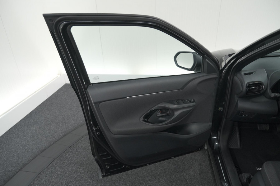 Toyota Yaris Cross 1.5 Hybrid 130 AT Teamplayer | Camera | Dodehoekdetectie | Apple Carplay | Parkeersensoren | Stoelverwarming