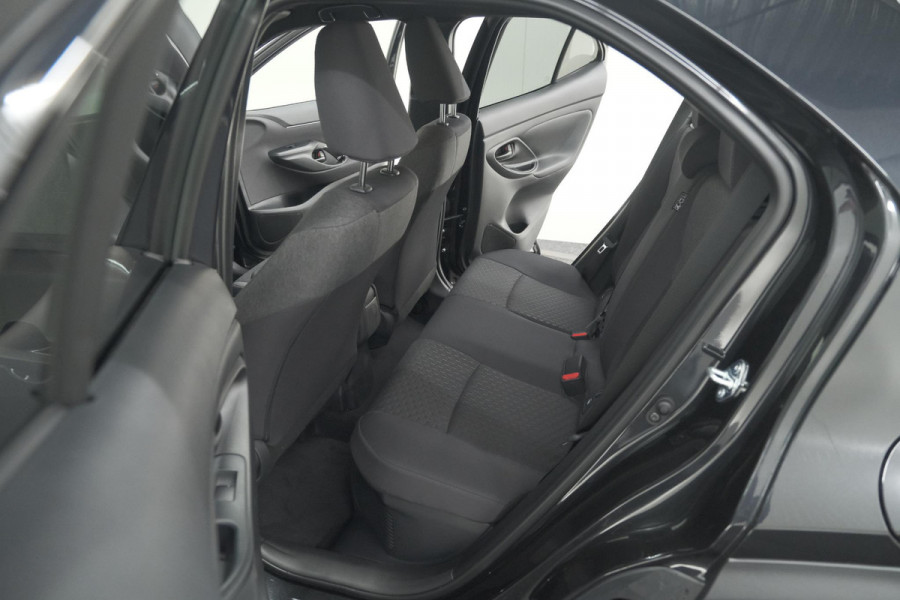 Toyota Yaris Cross 1.5 Hybrid 130 AT Teamplayer | Camera | Dodehoekdetectie | Apple Carplay | Parkeersensoren | Stoelverwarming