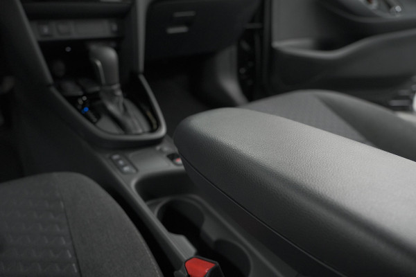 Toyota Yaris Cross 1.5 Hybrid 130 AT Teamplayer | Camera | Dodehoekdetectie | Apple Carplay | Parkeersensoren | Stoelverwarming