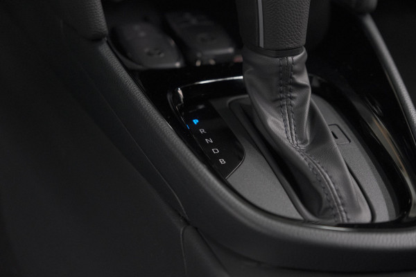Toyota Yaris Cross 1.5 Hybrid 130 AT Teamplayer | Camera | Dodehoekdetectie | Apple Carplay | Parkeersensoren | Stoelverwarming