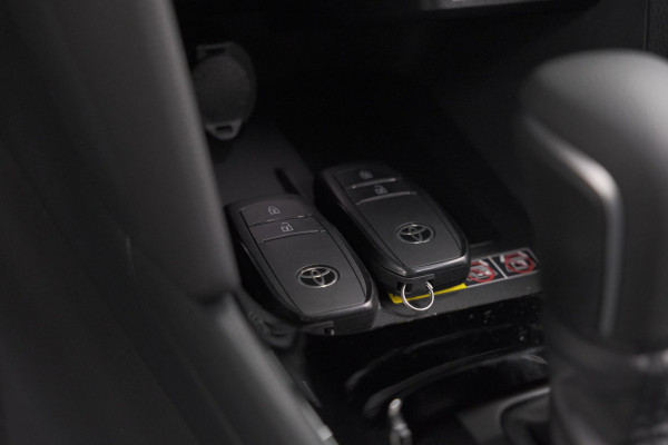 Toyota Yaris Cross 1.5 Hybrid 130 AT Teamplayer | Camera | Dodehoekdetectie | Apple Carplay | Parkeersensoren | Stoelverwarming