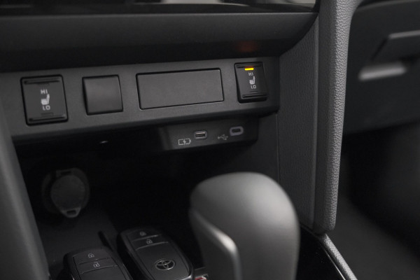 Toyota Yaris Cross 1.5 Hybrid 130 AT Teamplayer | Camera | Dodehoekdetectie | Apple Carplay | Parkeersensoren | Stoelverwarming