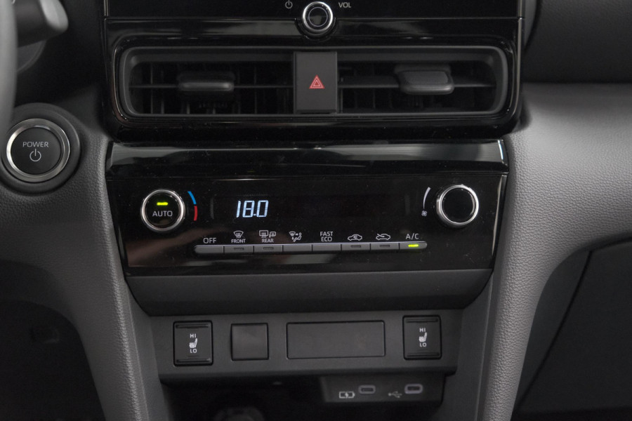 Toyota Yaris Cross 1.5 Hybrid 130 AT Teamplayer | Camera | Dodehoekdetectie | Apple Carplay | Parkeersensoren | Stoelverwarming