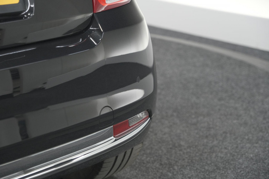 Fiat 500C TwinAir Turbo Lounge | Parkeersensoren | Climate control | Cruise control | Apple Carplay