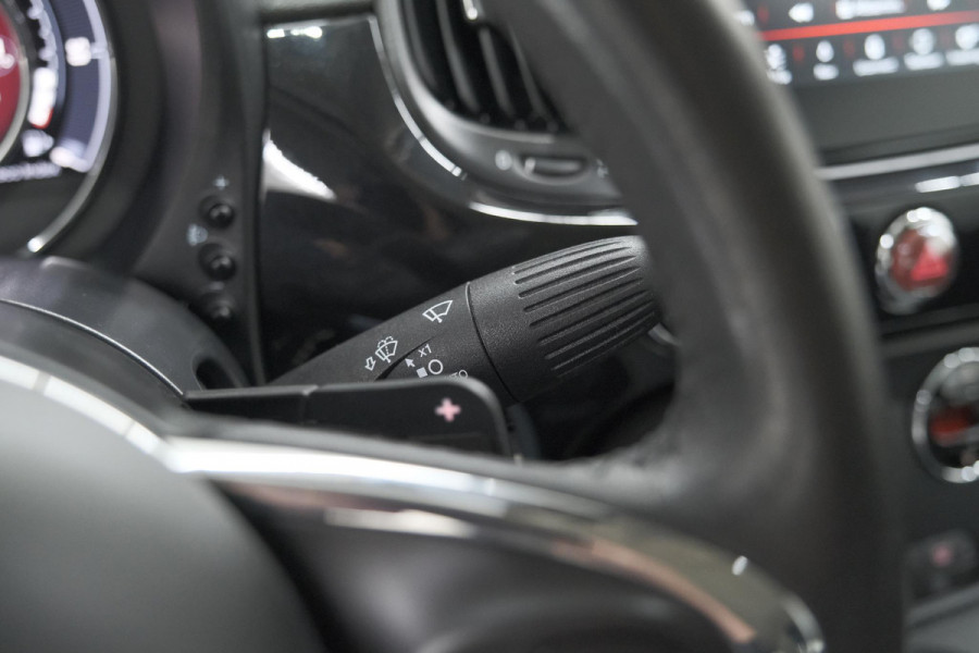 Fiat 500C TwinAir Turbo Lounge | Parkeersensoren | Climate control | Cruise control | Apple Carplay