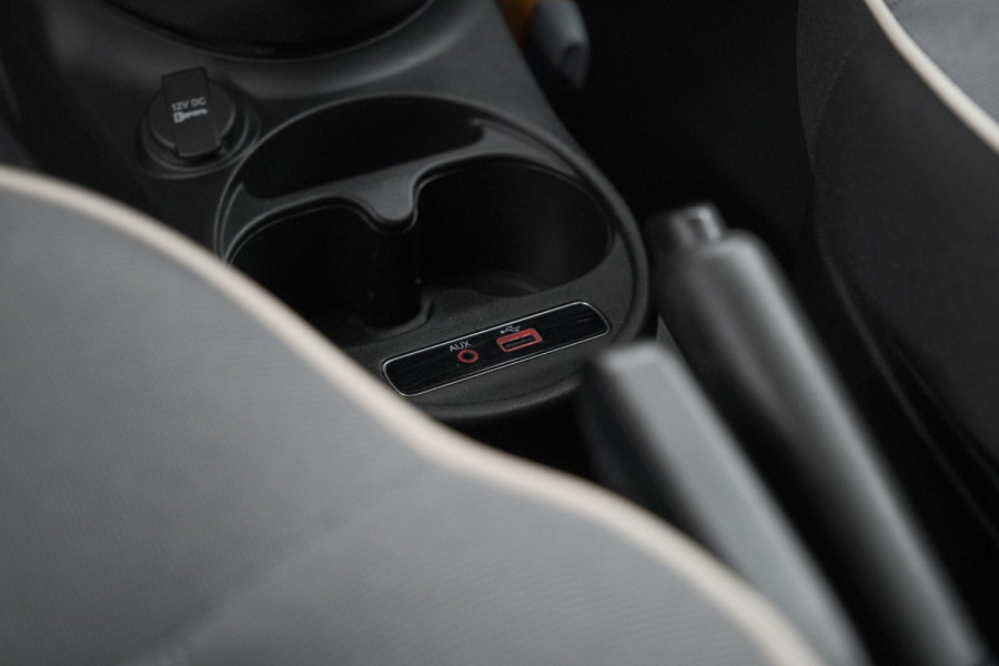 Fiat 500C TwinAir Turbo Lounge | Parkeersensoren | Climate control | Cruise control | Apple Carplay