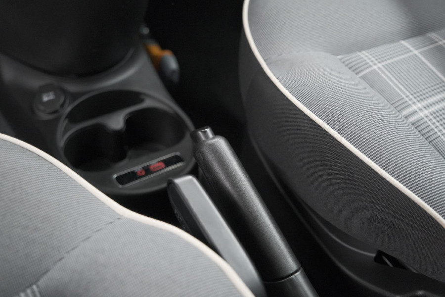 Fiat 500C TwinAir Turbo Lounge | Parkeersensoren | Climate control | Cruise control | Apple Carplay