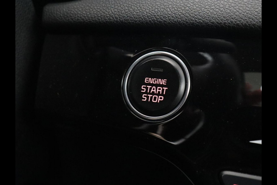 Kia Sportage 1.6 T-GDI 4WD GT-Line PlusLine | Panoramadak | Stoelventilatie | Adaptive cruise | JBL Sound | Camera | Trekhaak | Leder | Navigatie | Keyless | Xenon