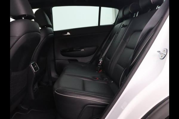 Kia Sportage 1.6 T-GDI 4WD GT-Line PlusLine | Panoramadak | Stoelventilatie | Adaptive cruise | JBL Sound | Camera | Trekhaak | Leder | Navigatie | Keyless | Xenon