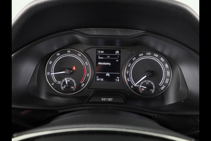 Škoda SCALA 1.0 TSI Sport Business 110 pk | Navigatie via App | Parkeersensoren achter | Cruise control | LED koplampen | Apple Carplay/Android Auto |